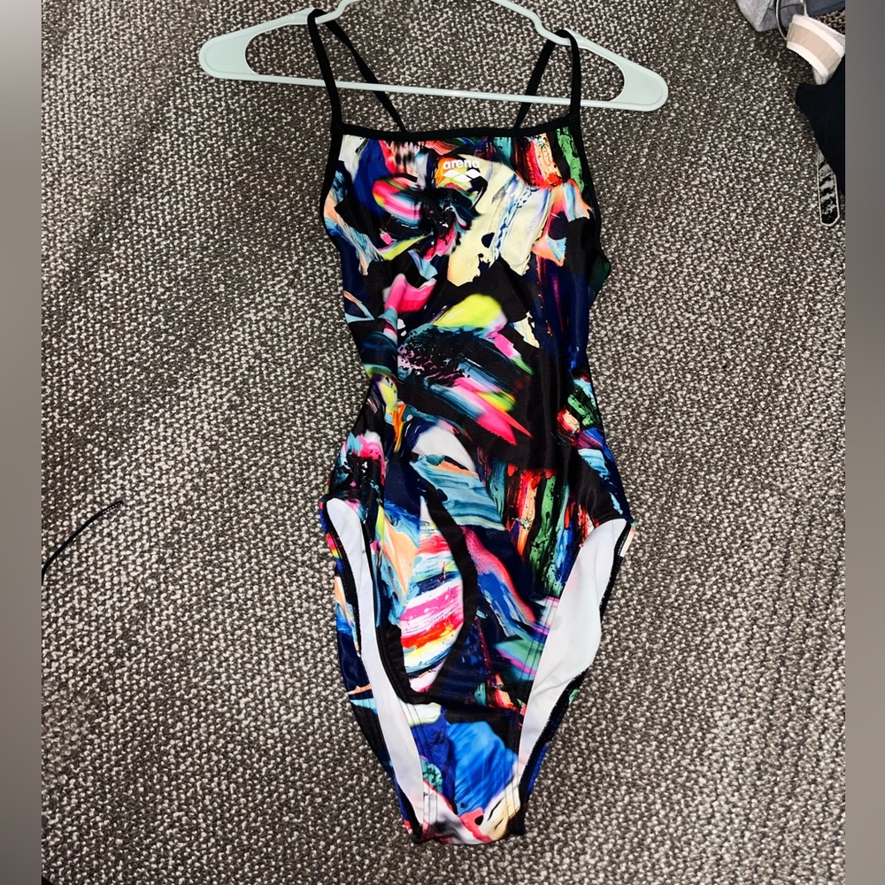 Arena one piece swim suit size 28